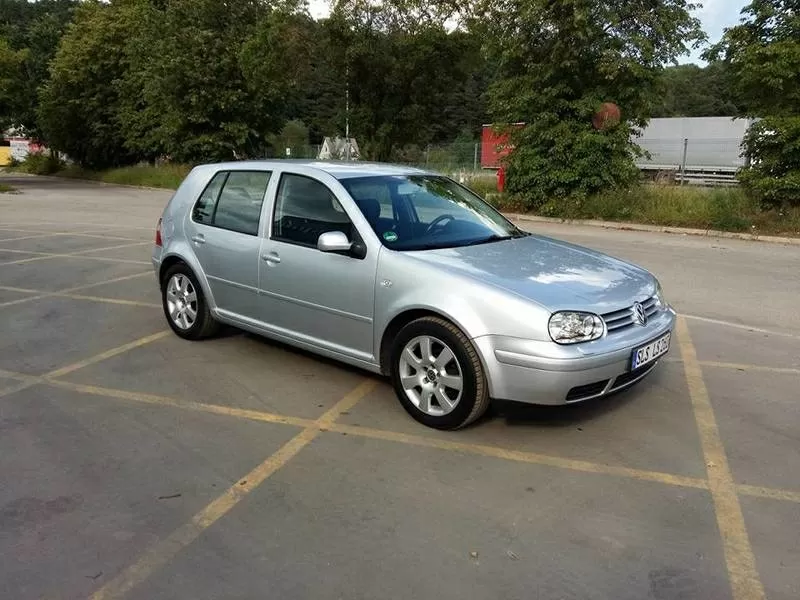 Продам отличный автомобиль VW GOLF,  1.6 2003