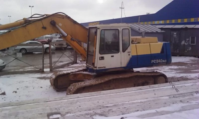 Экскаватор Камацу Komatsu PC240LC