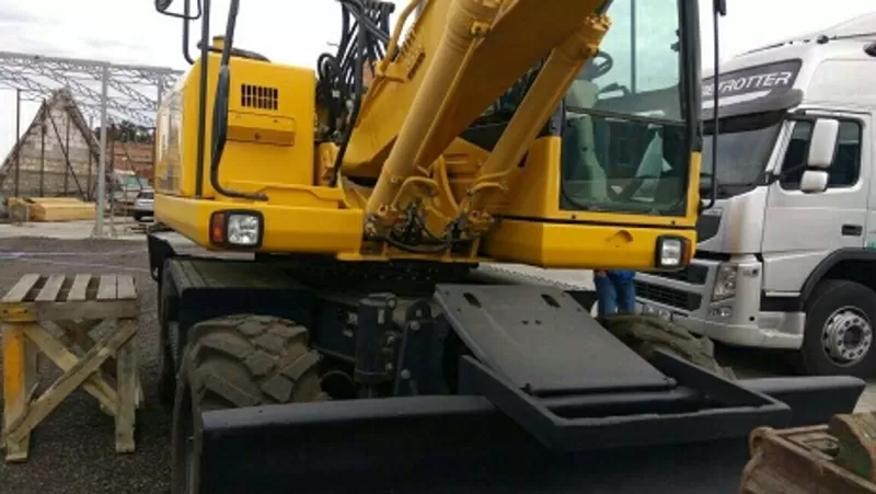 Продажа колесного  экскаватора  Komatsu PW160-7                        2