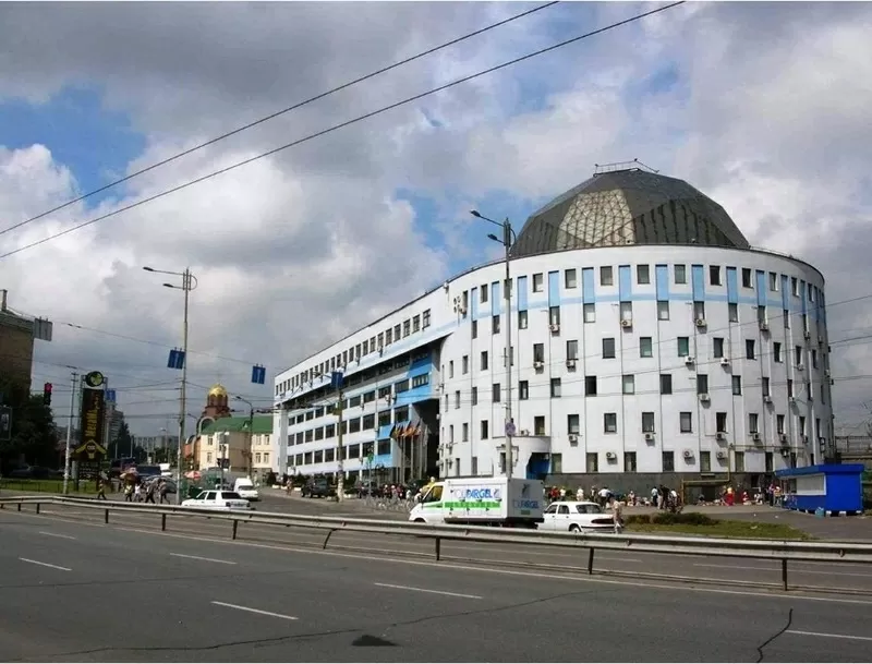 Здание под  офисы,  клинику в Соломенском районе.