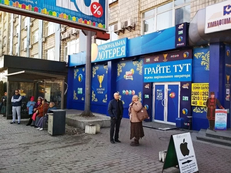 Помещения под магазин,  салон в Киеве. Активный пешеходный поток. 2