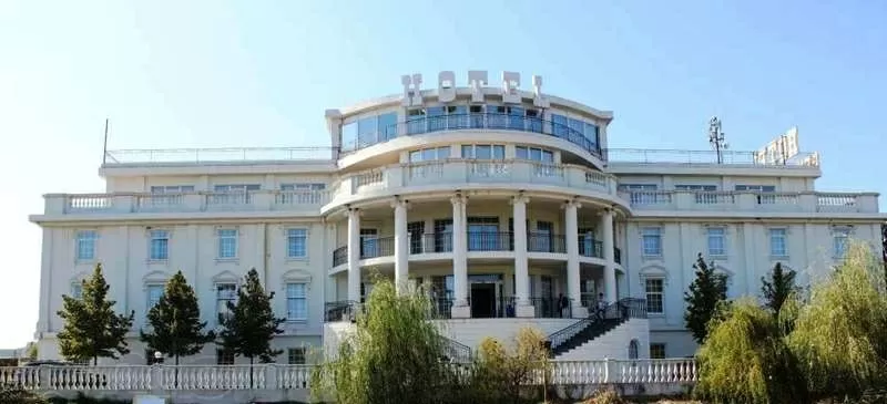Отель 46 номеров в Киеве на территории 56 соток.