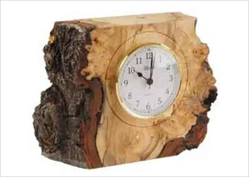 Часы настольные вырезанные из капа дерева. Под заказ.