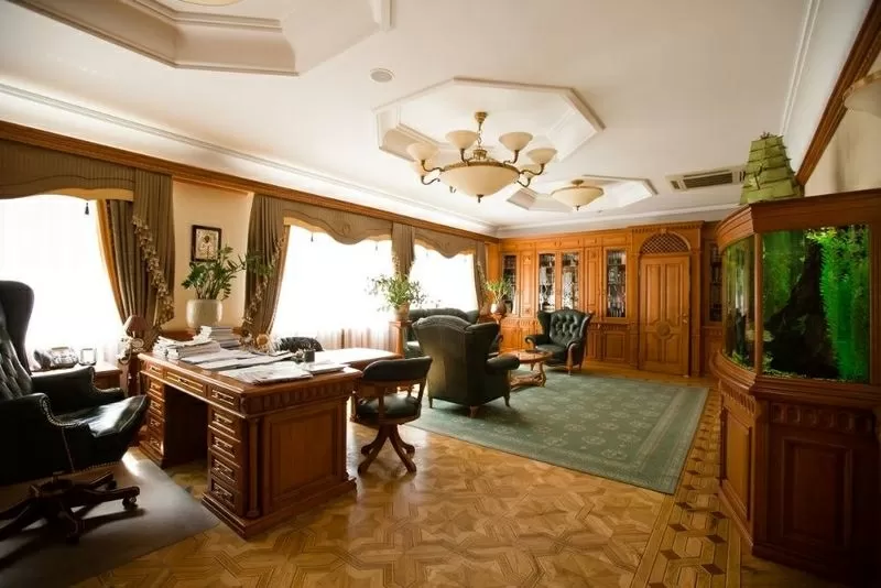 Офис находится в престижном офисном центре на ул. Багговутовская,  Киев 4