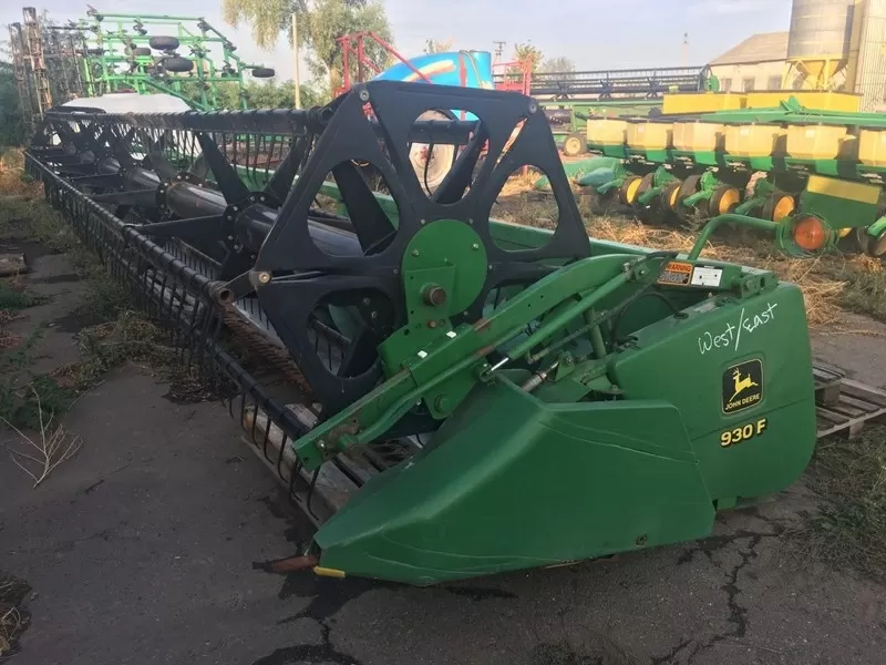 Жатка John Deere 930 F ;  2000г.в.