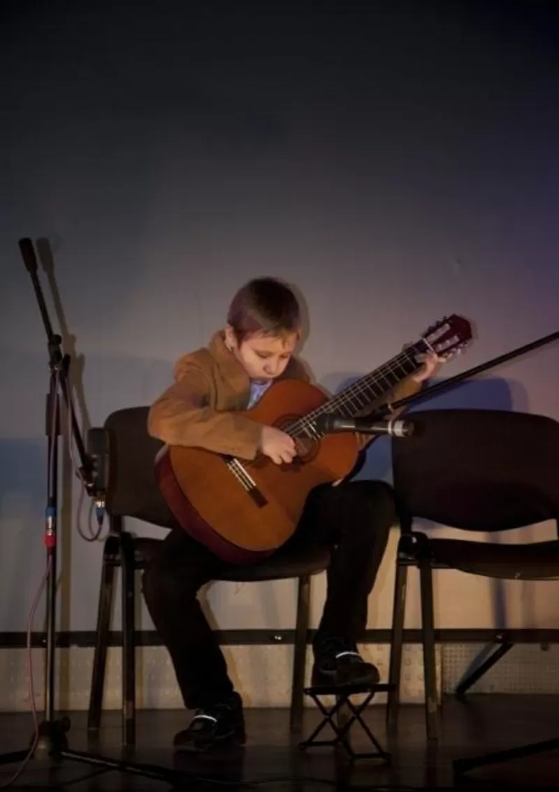 Уроки гитары Киев, уроки игры на гитаре, Школа гитары, Курсы гитары