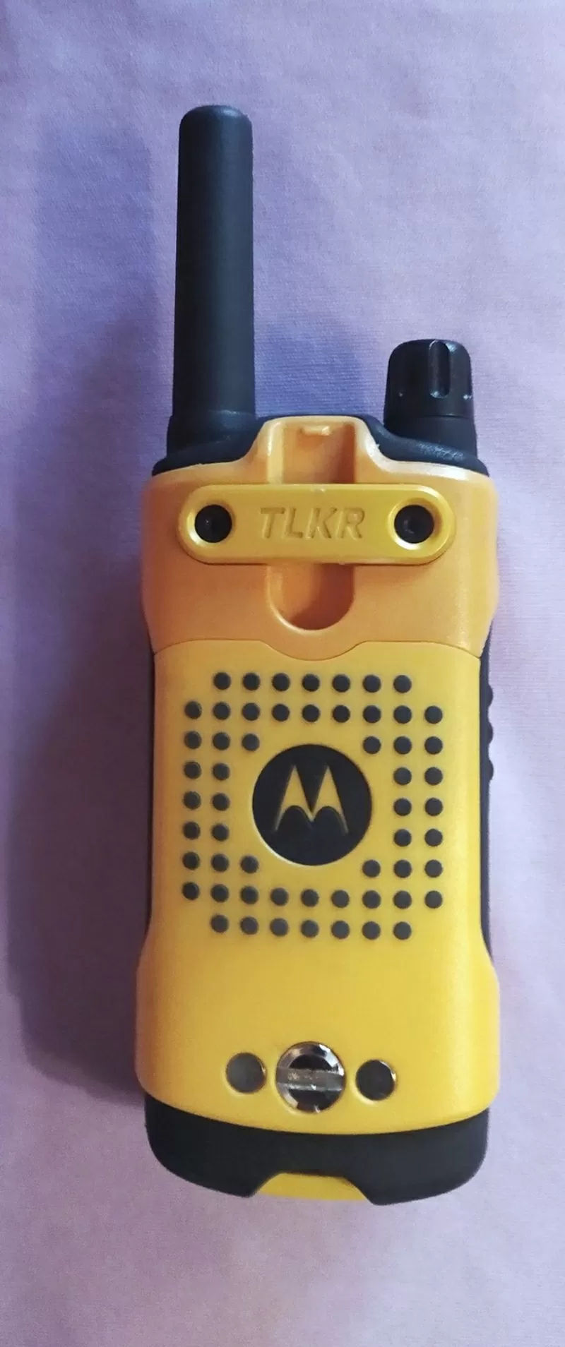Рация Motorola TLKR T80 Extreme с двумя новыми батареями 2