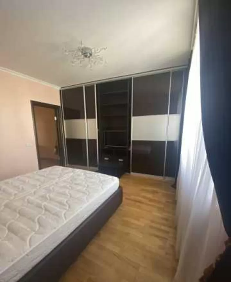 Сдам 3-х ком. квартиру. Урловская 11/44 элитного дома. Евроремонт 115к 2