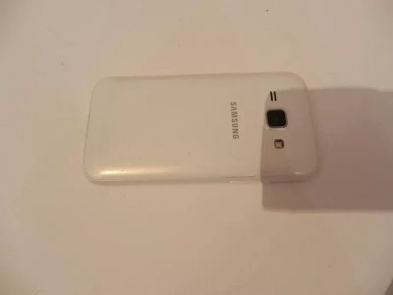 Мобильный телефон Samsung SM-J100H 4