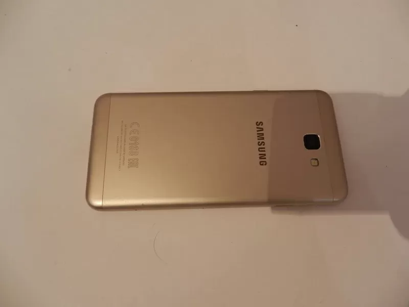 Мобильный телефон Samsung G570 2