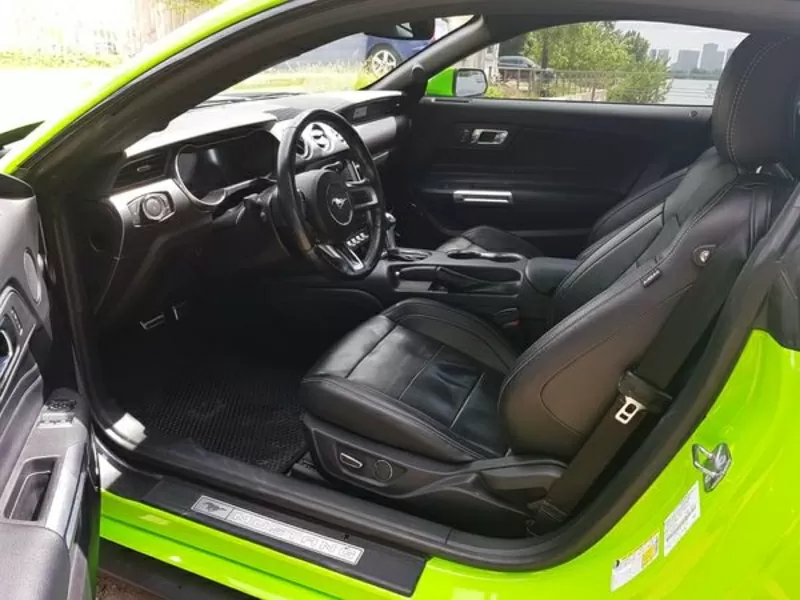 Ford Mustang GT салатовый 2018 аренда спортивных автомобилей 6