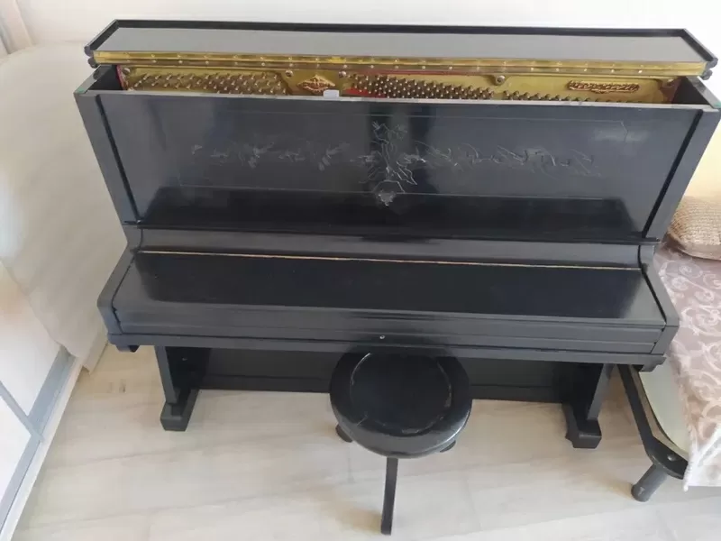 Продам пианино в отличном состоянии 2