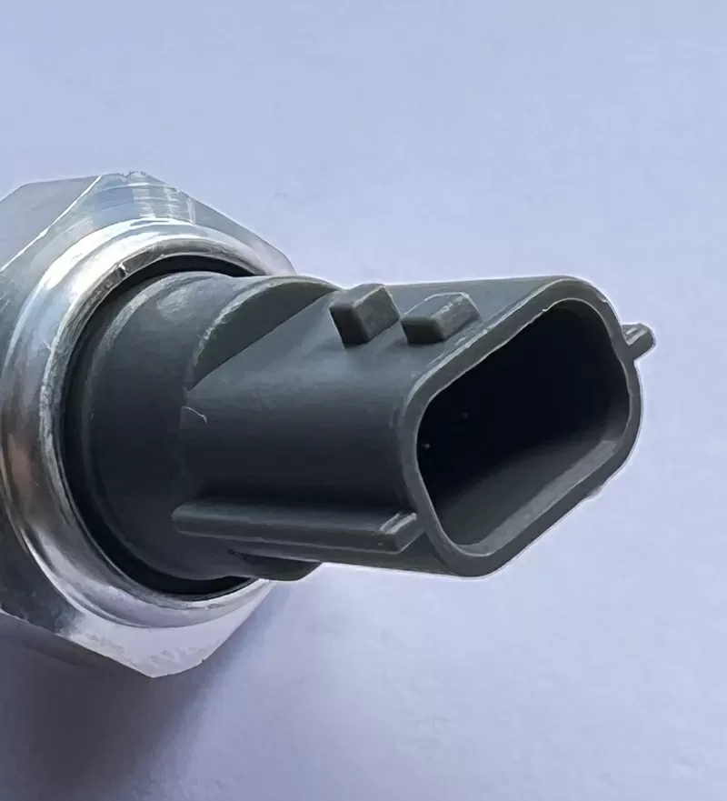 Датчик тиску кондиціонера Nissan Leaf AZE0,  ZE1 (13-) 92136-1FA0A 6