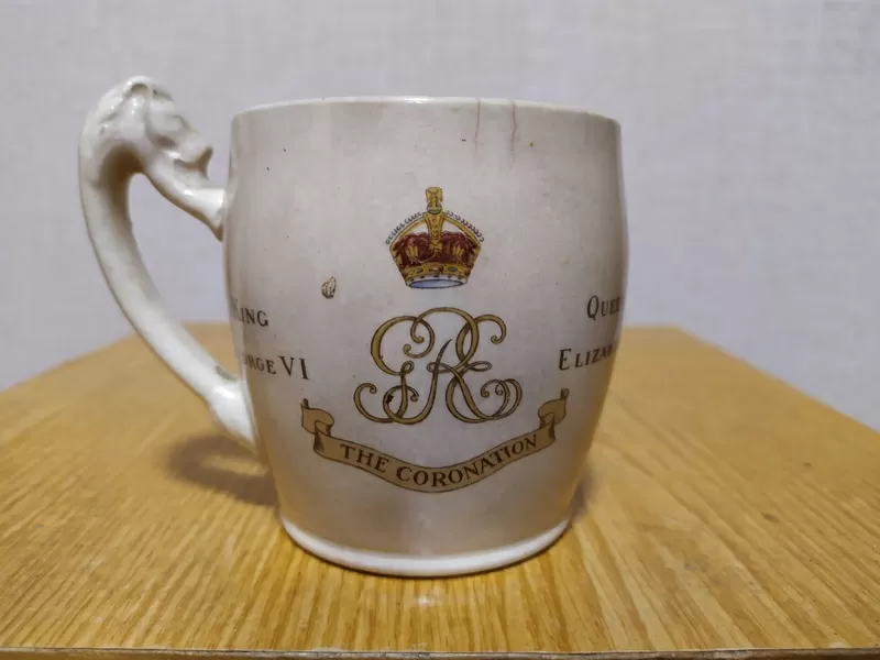 Продаю коронационную кружку коронации Георга VI и королевы Елизаветы 2