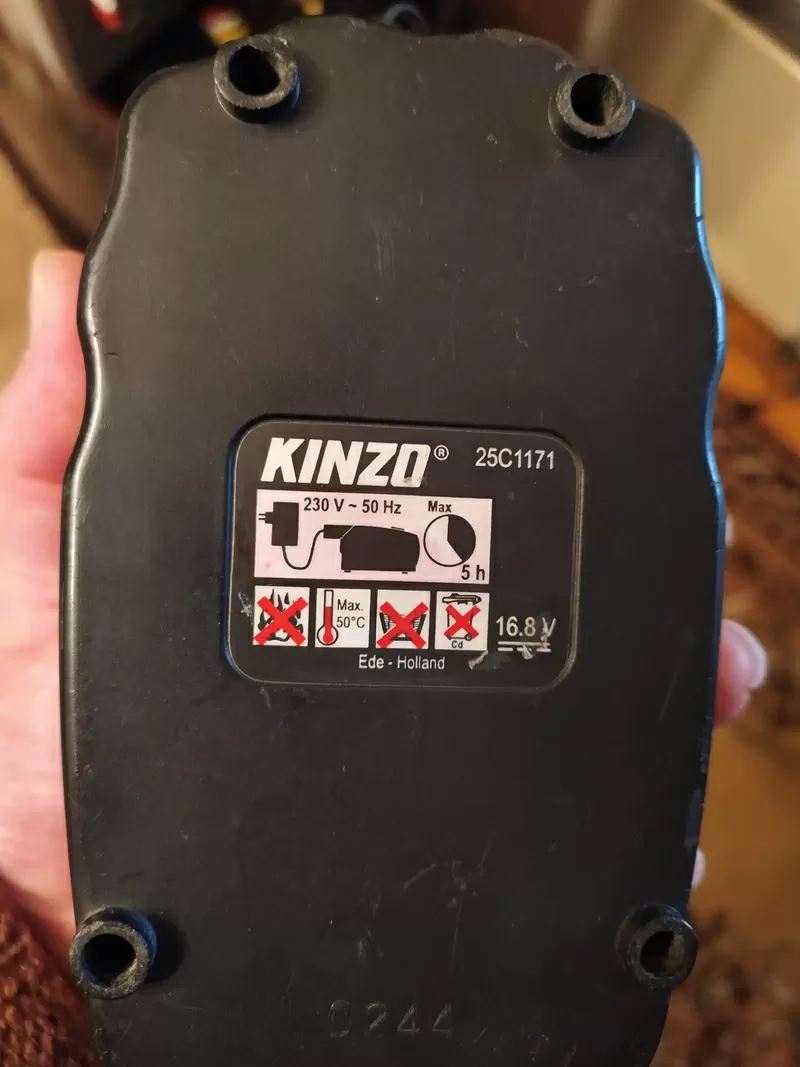 Продам зарядное устройство с аккумулятором для шуруповерта KINZO 25C 3