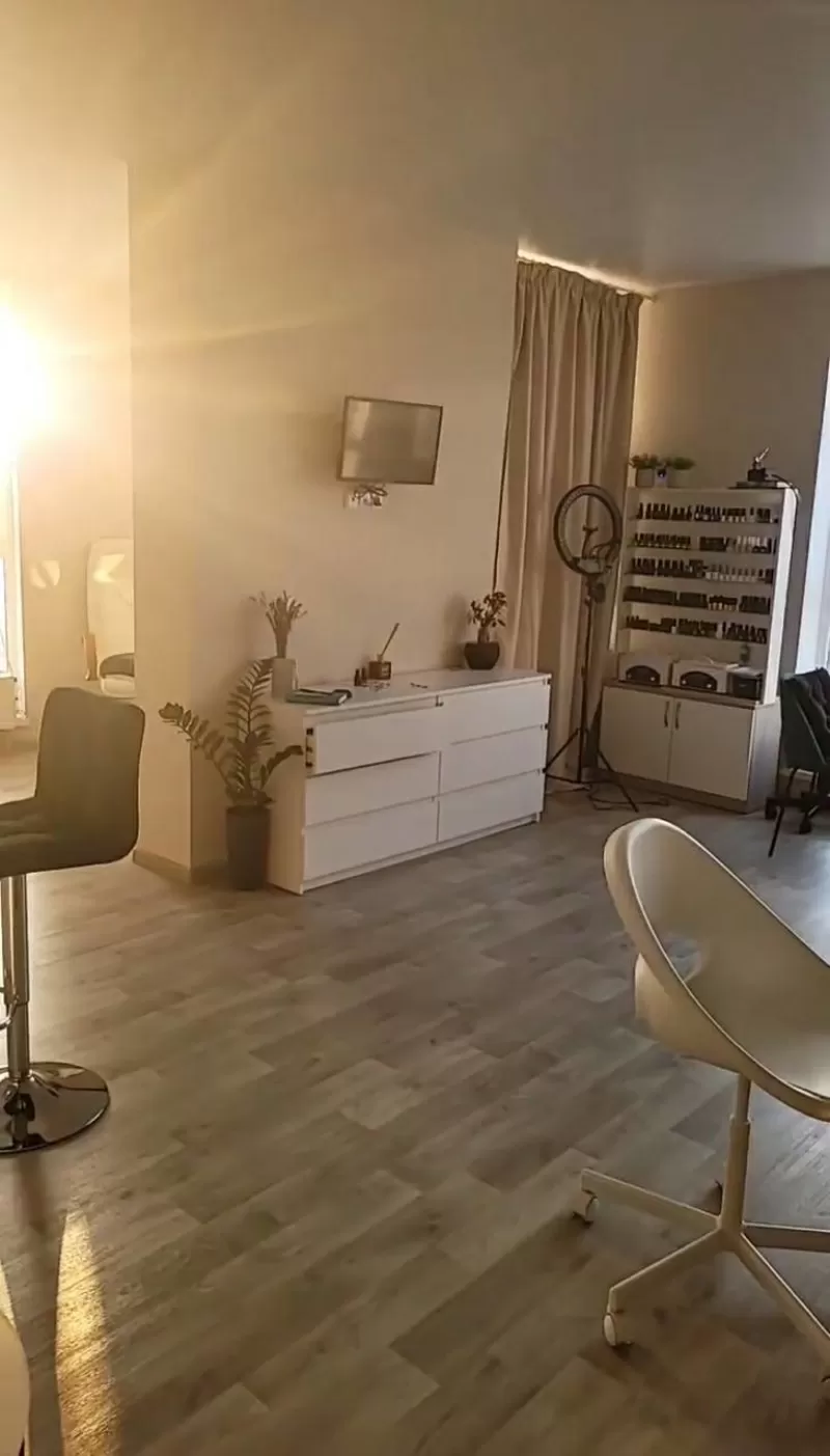 Майстер манікюру та педикюру в KUL_BEAUTY_STUDIO 2