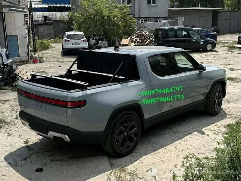 Силова кришка для кузова пікапа Rivian R1T – захист,  стиль та функціон 4