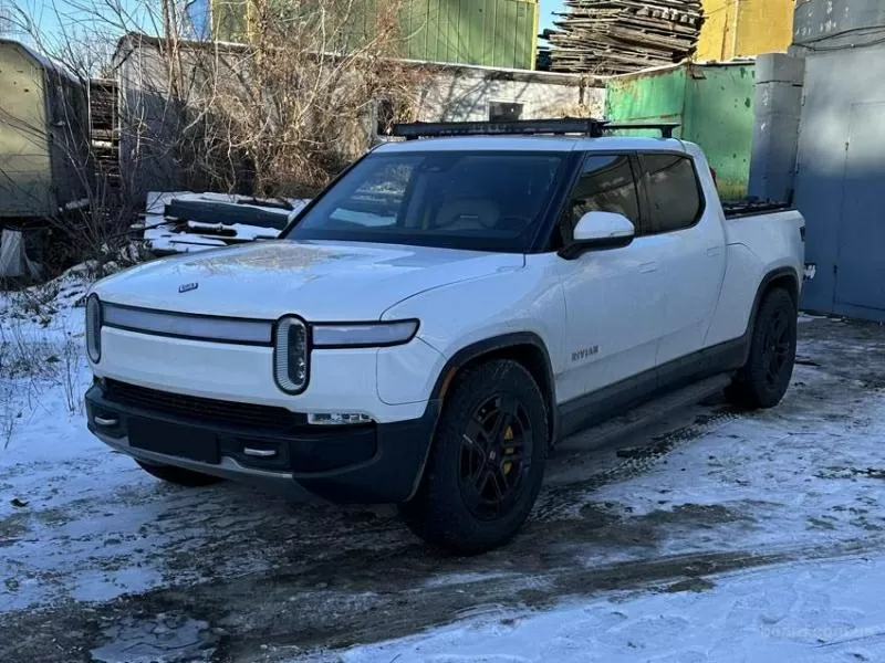 Силова кришка для кузова пікапа Rivian R1T – захист,  стиль та функціон 6