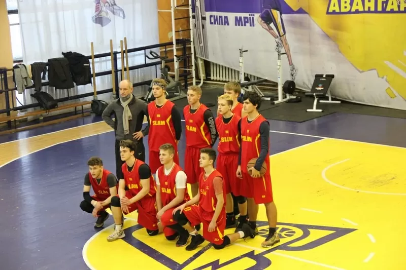 Секція баскетболу у Києві проводить набір в групи різного віку