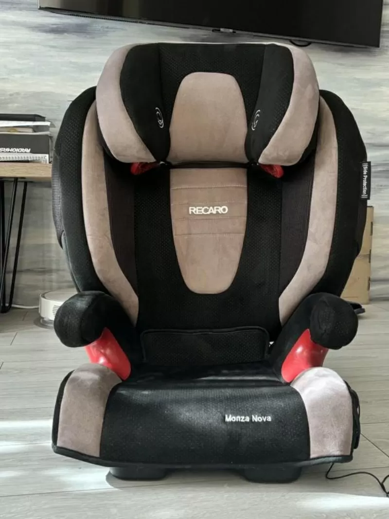 Продам вживане дитяче автокрісло Recaro Monza Nova 2