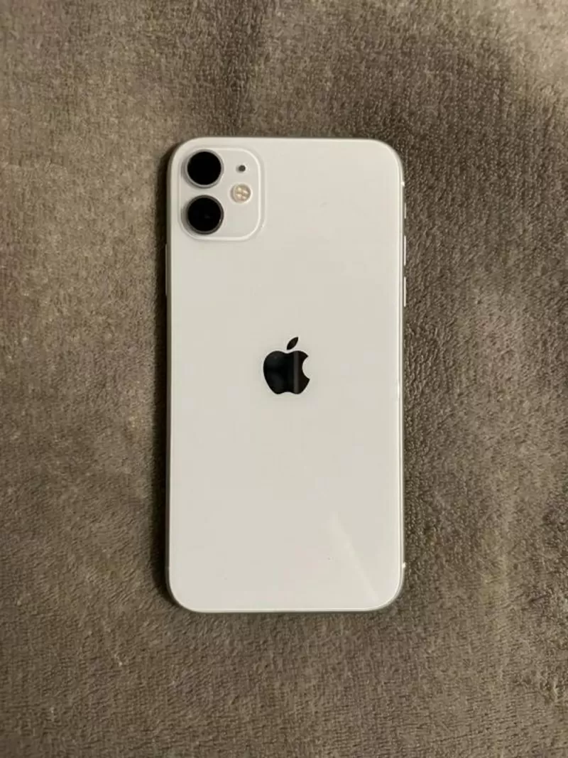 Продам iPhone 11 64GB у відмінному стані за вигідною ціною