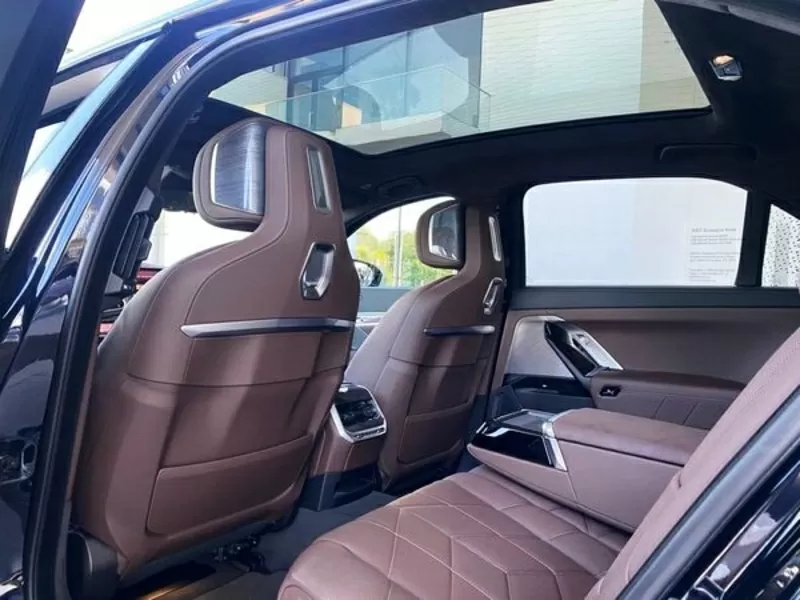 Авто на свадьбу BMW i7 xDrive прокат без водителя 8