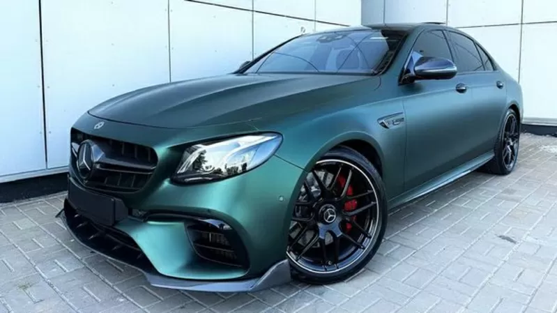 Прокат спорткара Mercedes Benz E63s без водителя в Киеве