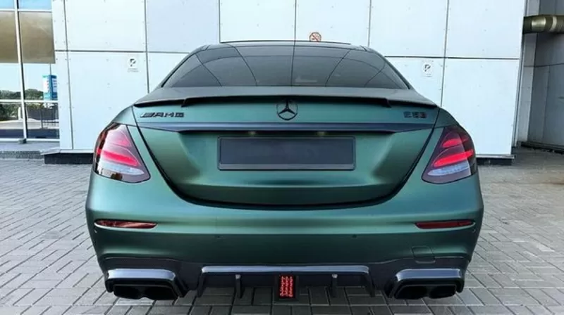 Прокат спорткара Mercedes Benz E63s без водителя в Киеве 4