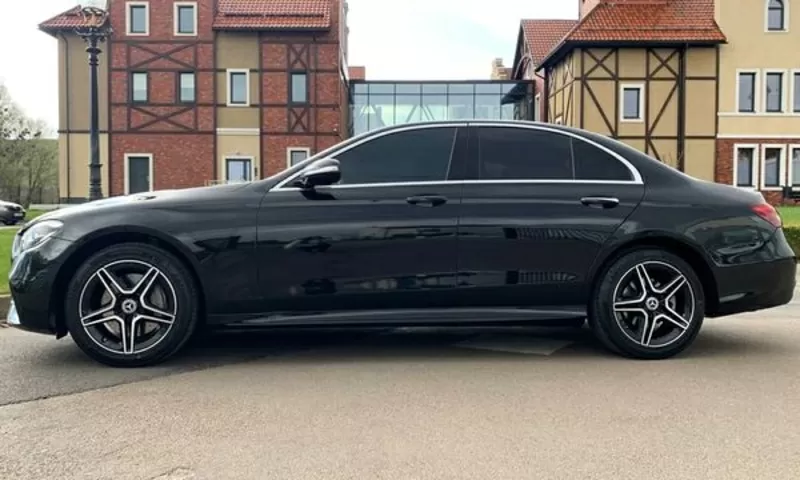 344 Аренда авто Mercedes Benz E-class EQ W213 E220d черный с водителем 5