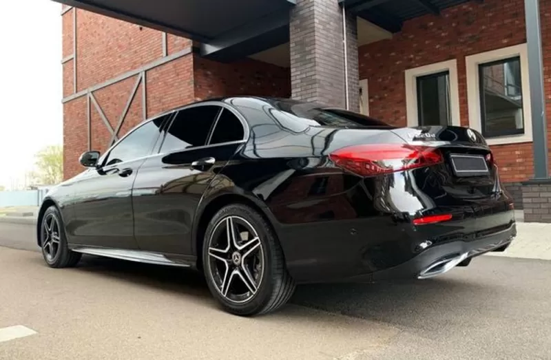 344 Аренда авто Mercedes Benz E-class EQ W213 E220d черный с водителем 6