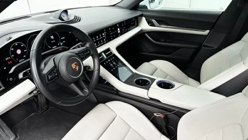 Прокат Porsche Taycan Turbo без водителя в Киеве 5