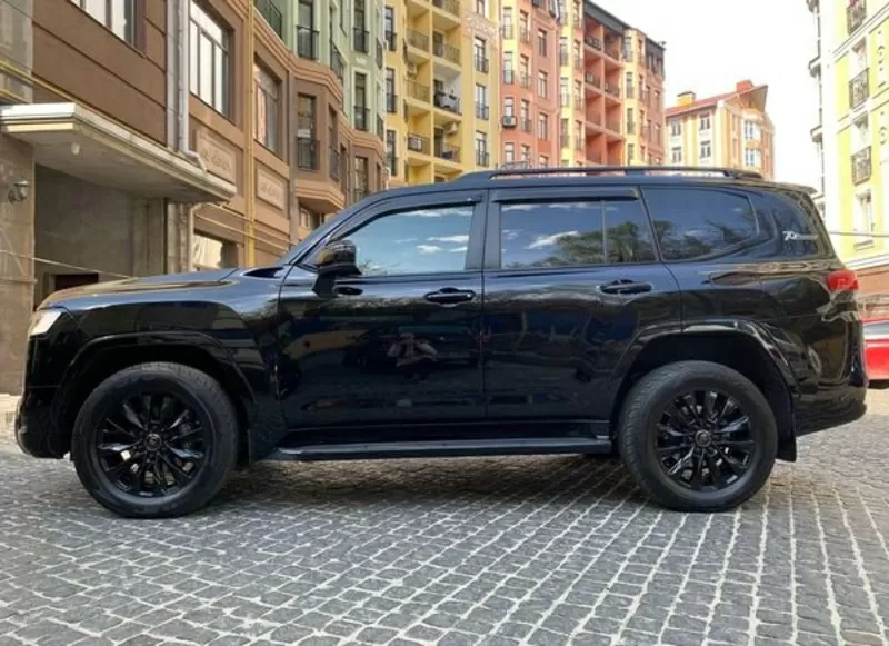 Прокат Toyota Land Cruiser 300 без водителя 4