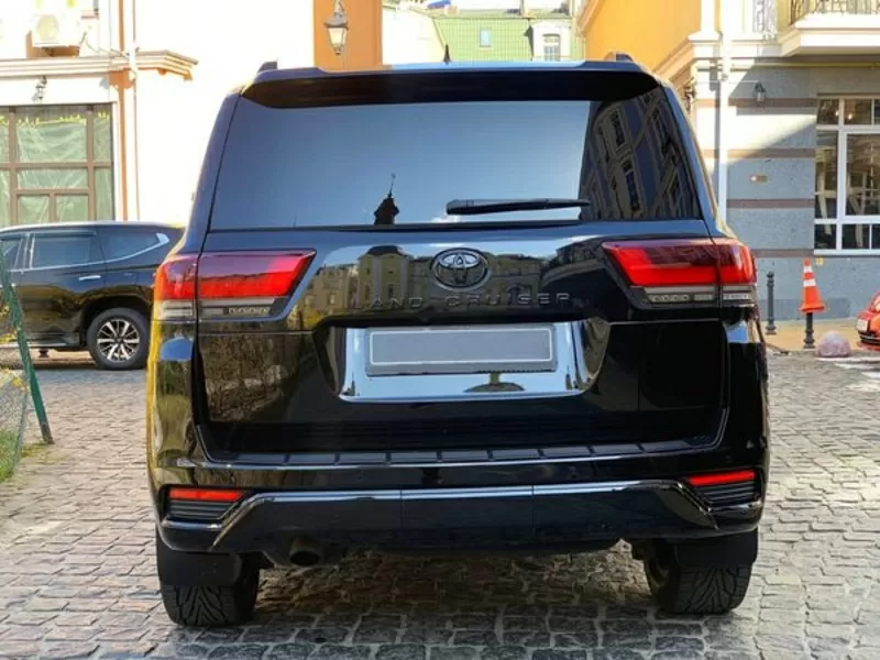 Прокат Toyota Land Cruiser 300 без водителя 7