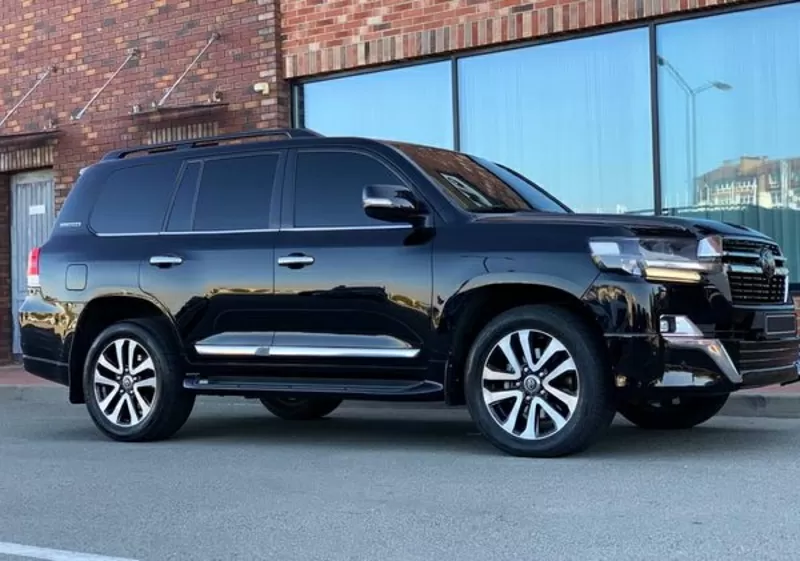 254 Внедорожник Toyota Land Cruiser 200 прокат без водителя 5