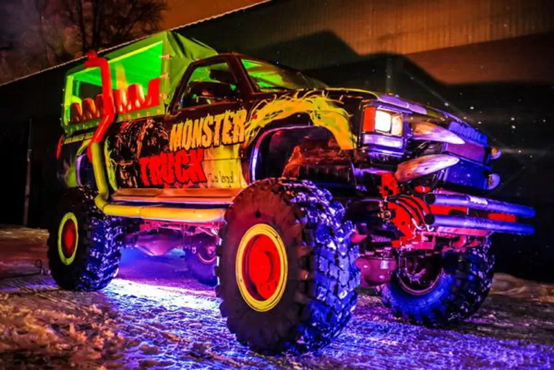 Party Bus Monster truck аренда на детский день рождения 3