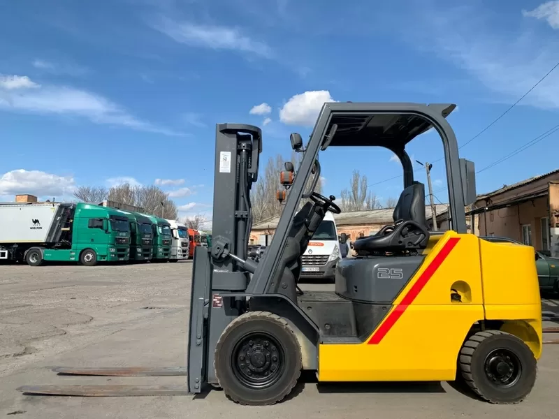 Вилочний автонавантажувач TCM (Nissan),  2017 року