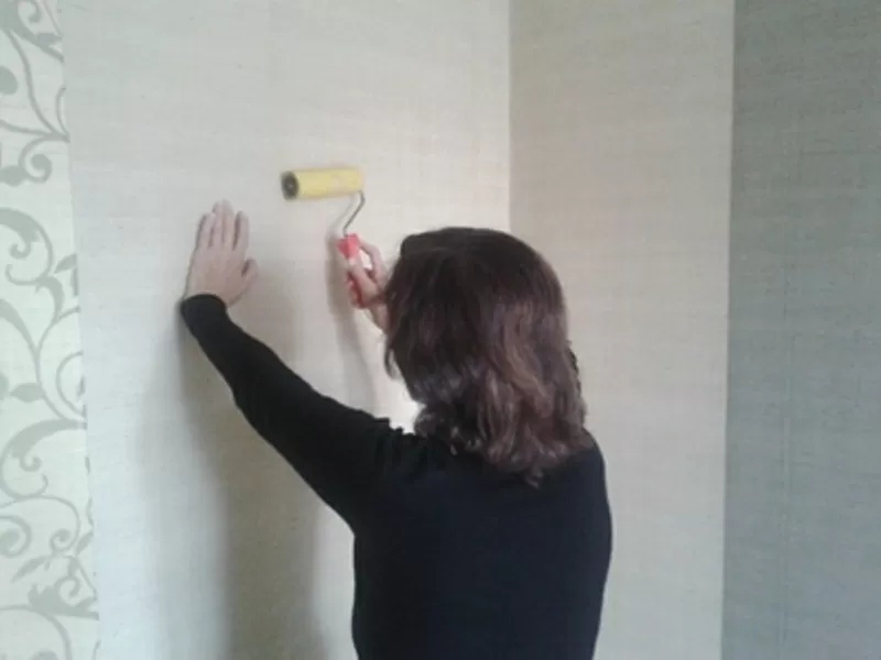 Поклейка обоев в Киеве цена 