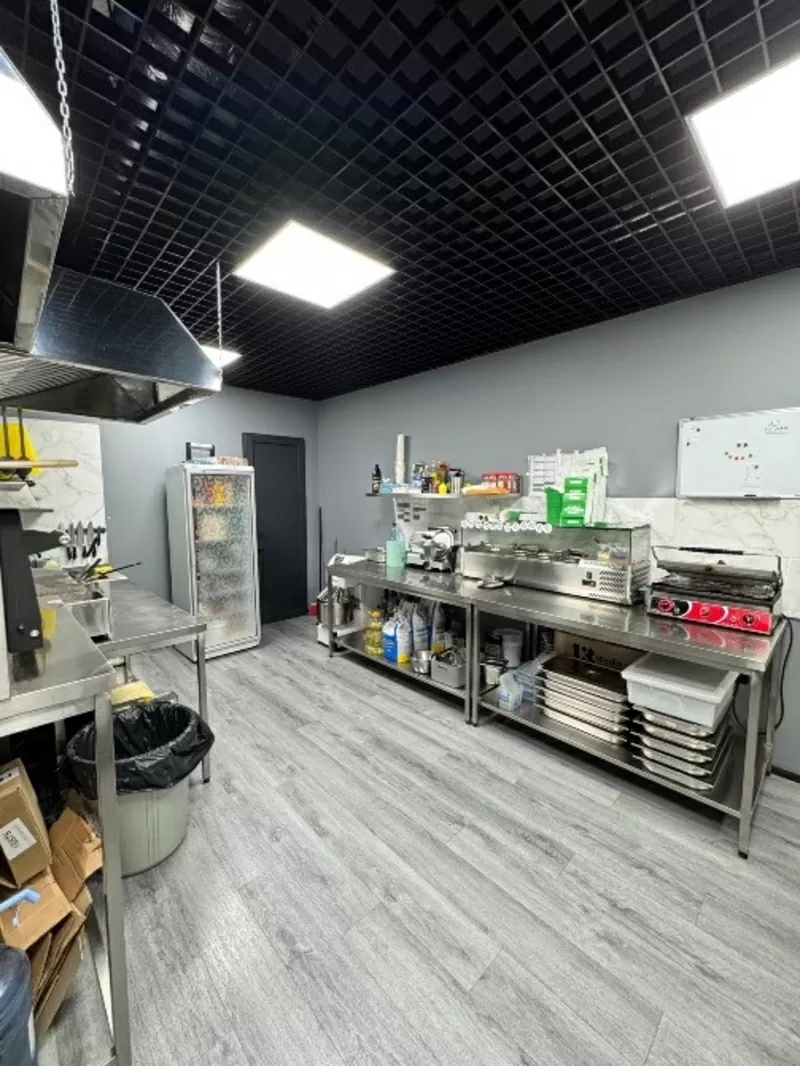 Готовий бізнес в ЖК Міністерський— фастфуд: шаурма, бургери, піца 4