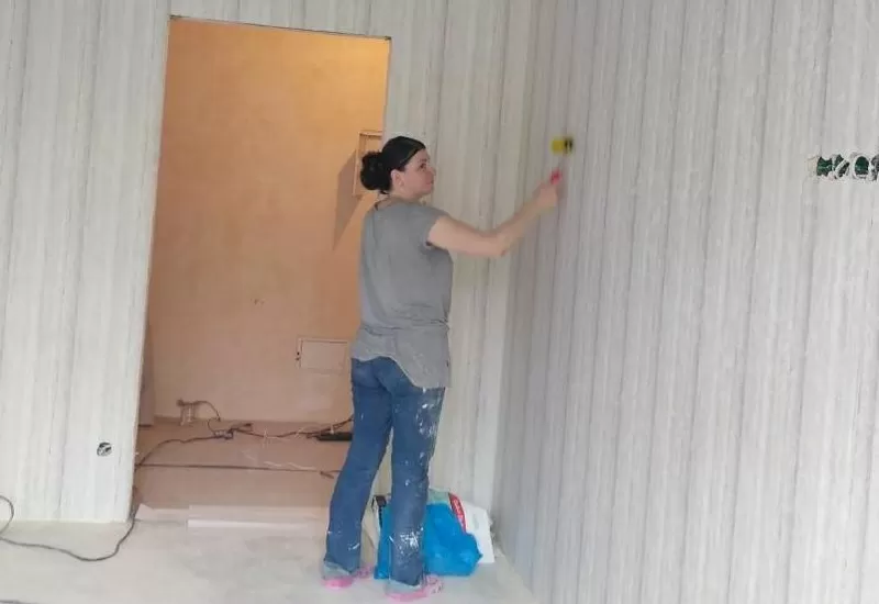 Поклею шпалери професійно