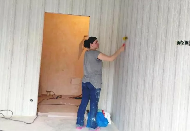 Поклейка обоев Маляр Киев