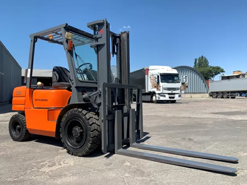 Навантажувач вилковий Mitsubishi на 15 великих нових колесах пневмо 5