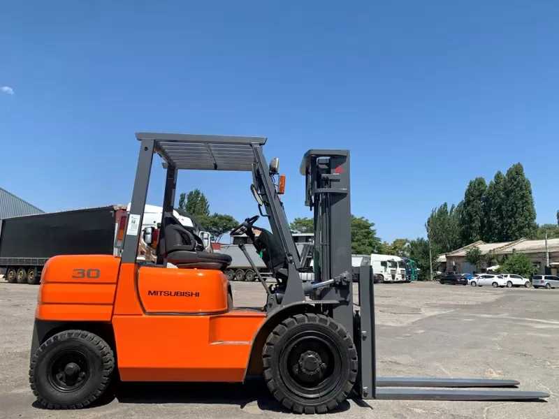 Навантажувач вилковий Mitsubishi на 15 великих нових колесах пневмо 6