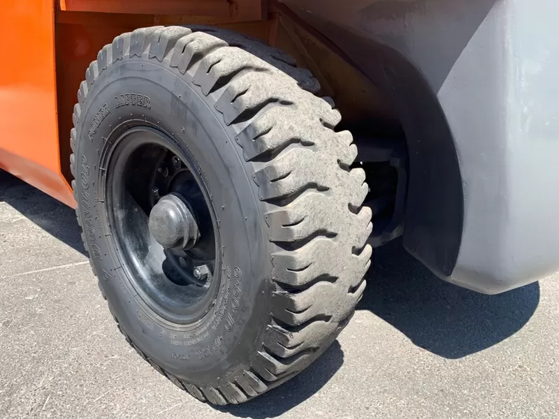 Навантажувач вилковий Mitsubishi на 15 великих нових колесах пневмо 9