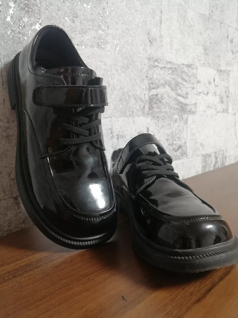 Жіноче взуття 37р. Торг сумісний, стан новий.