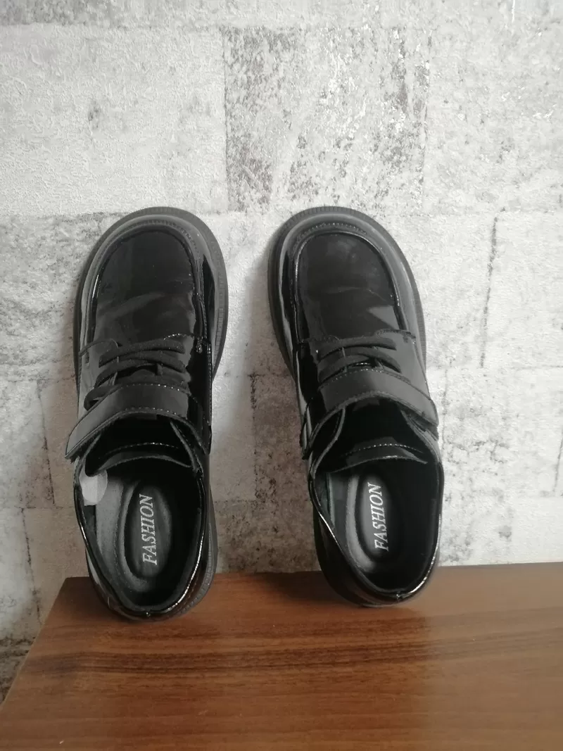 Жіноче взуття 37р. Торг сумісний, стан новий. 2