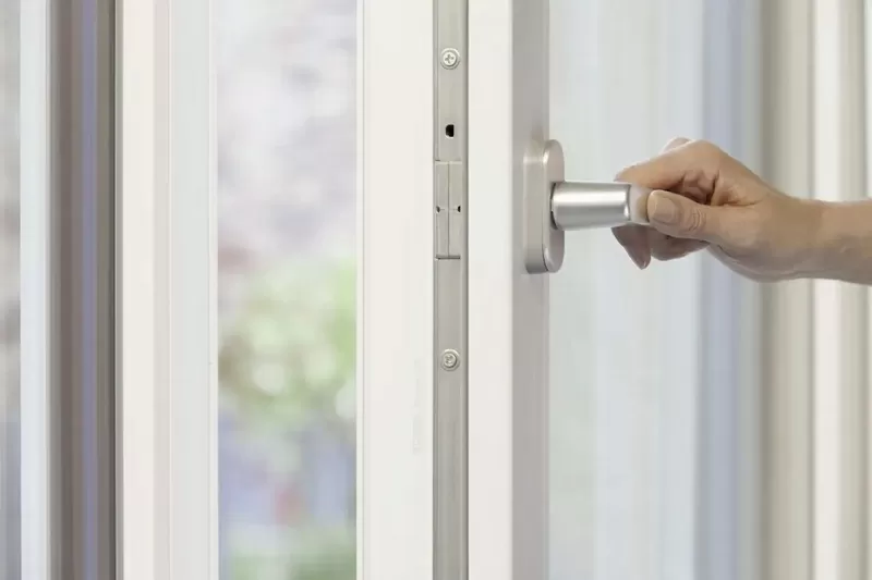 Ексклюзивна віконна протизламна ручка Рехау Rehau сталева матова