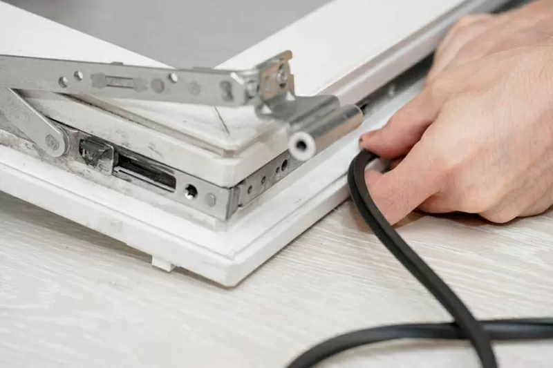 Ущільнювальна гума Rehau EPDM Оригінал чорна 4