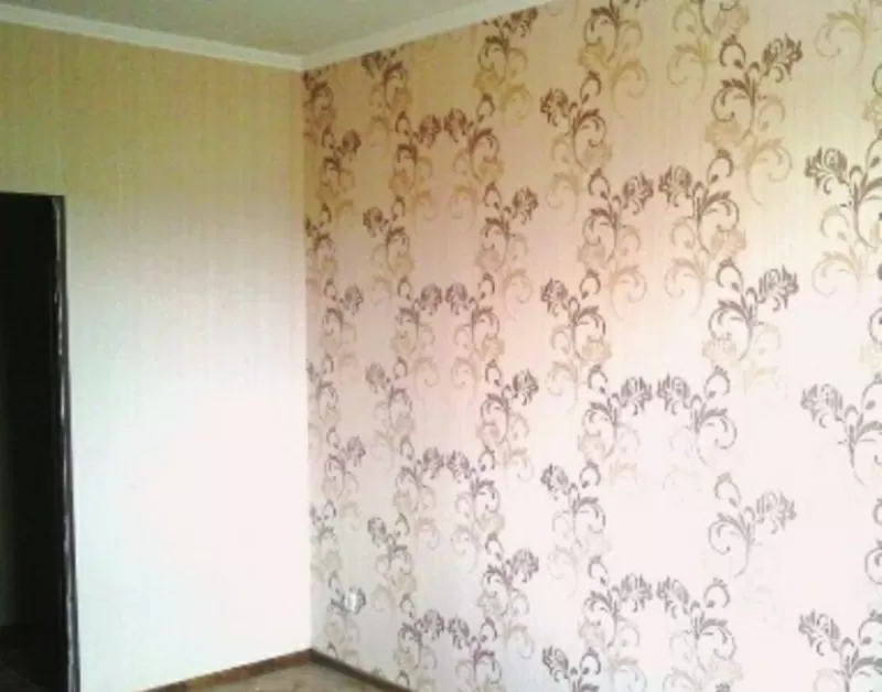 Поклейка обоев в Киеве Маляр 