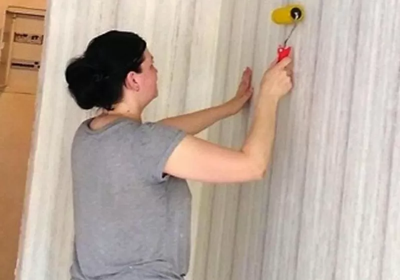 Поклейка шпалер Київ недорого,  професійно 