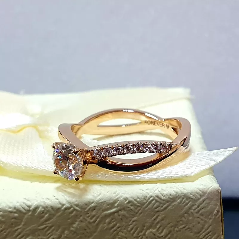 Золоте кільце на заручини 5